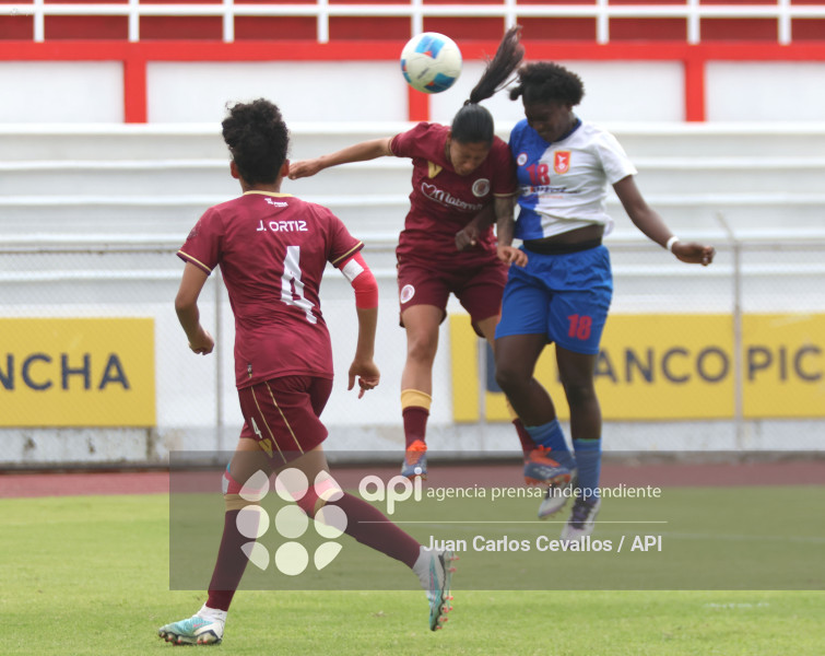 FBL-SUPERLIGA-DEPORTIVO IBARRA-VINO TINTO