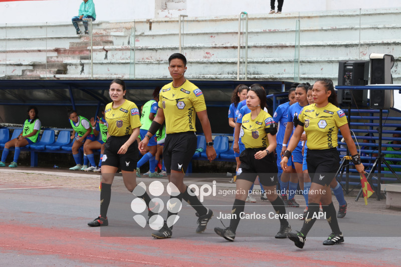 FBL-SUPERLIGA-DEPORTIVO IBARRA-VINO TINTO