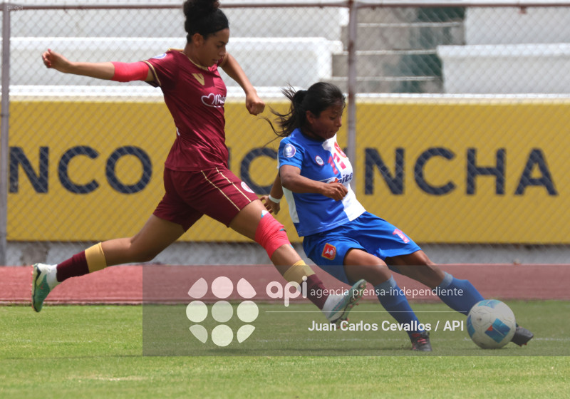 FBL-SUPERLIGA-DEPORTIVO IBARRA-VINO TINTO