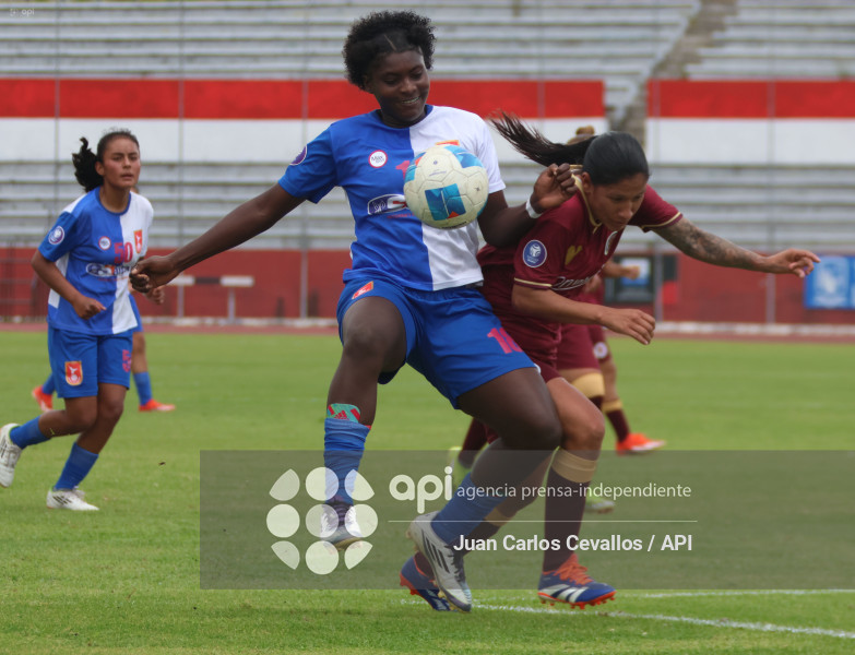 FBL-SUPERLIGA-DEPORTIVO IBARRA-VINO TINTO