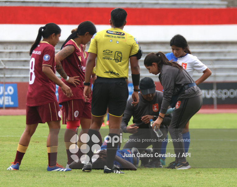 FBL-SUPERLIGA-DEPORTIVO IBARRA-VINO TINTO