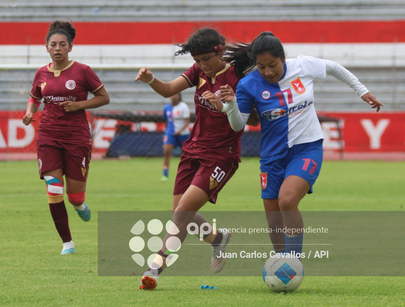 FBL-SUPERLIGA-DEPORTIVO IBARRA-VINO TINTO