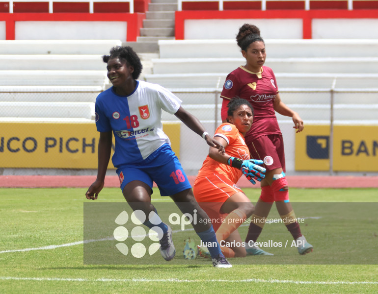 FBL-SUPERLIGA-DEPORTIVO IBARRA-VINO TINTO