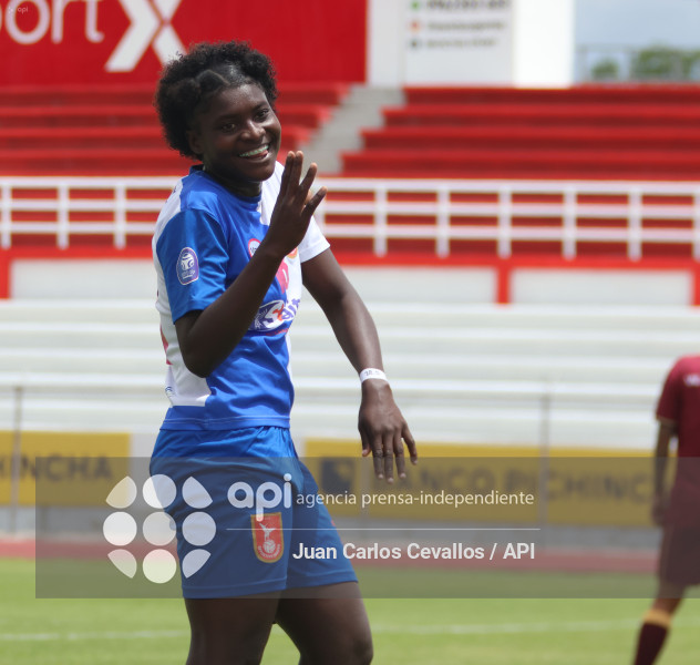 FBL-SUPERLIGA-DEPORTIVO IBARRA-VINO TINTO