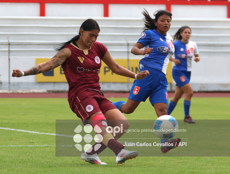 FBL-SUPERLIGA-DEPORTIVO IBARRA-VINO TINTO