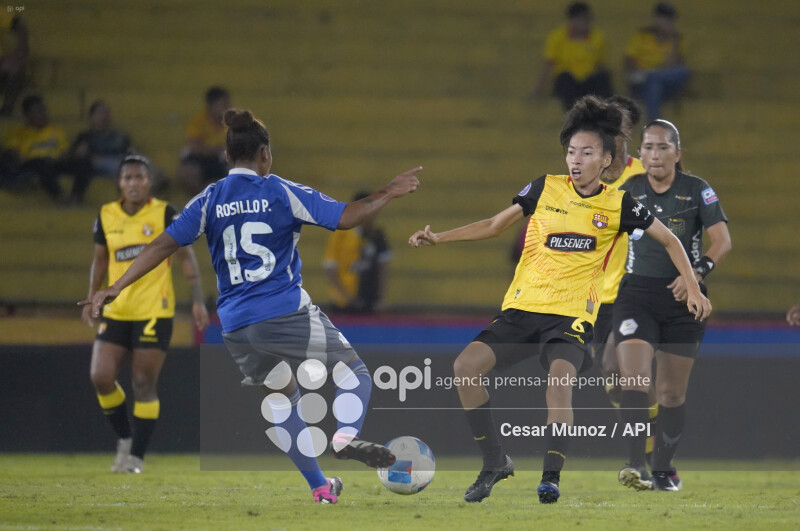 FBL-SUPERLIGA-BARCELONA-EMELEC