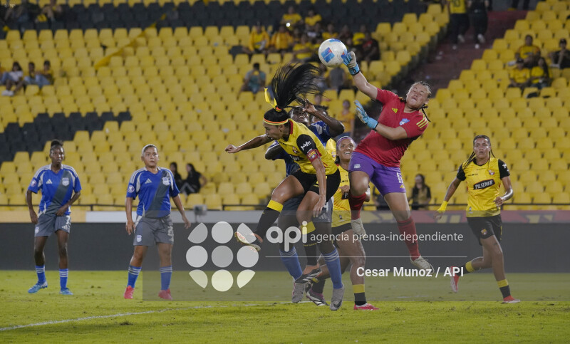 FBL-SUPERLIGA-BARCELONA-EMELEC
