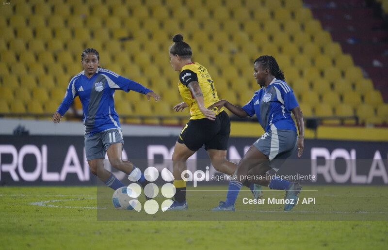 FBL-SUPERLIGA-BARCELONA-EMELEC