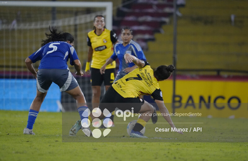 FBL-SUPERLIGA-BARCELONA-EMELEC