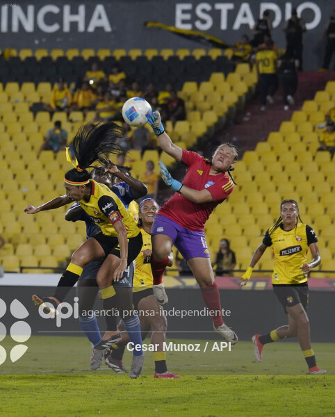 FBL-SUPERLIGA-BARCELONA-EMELEC