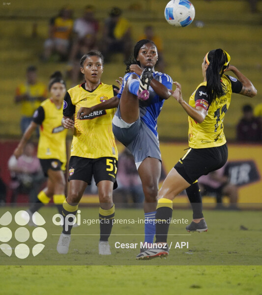 FBL-SUPERLIGA-BARCELONA-EMELEC