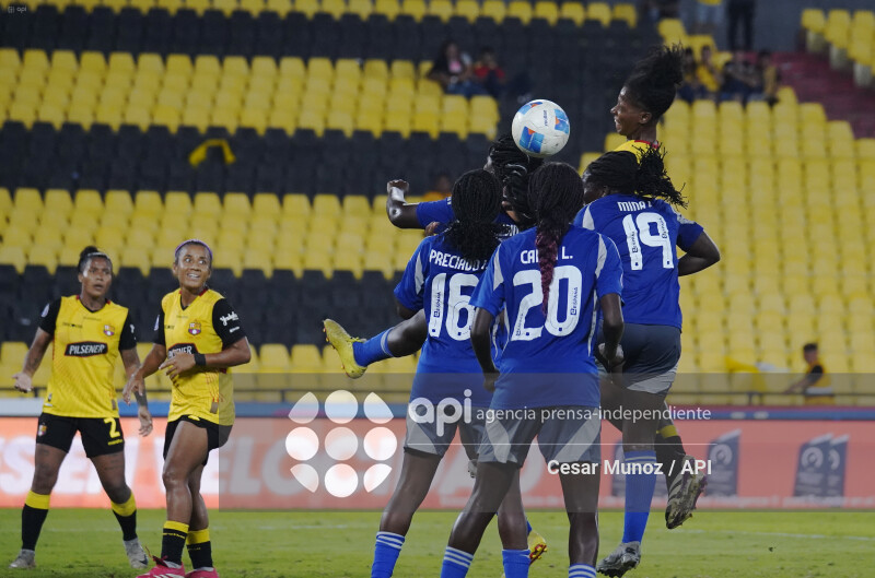 FBL-SUPERLIGA-BARCELONA-EMELEC