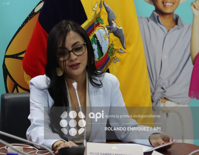VIVIANA VELOZ PRESIDENTA COMISION NINEZ
