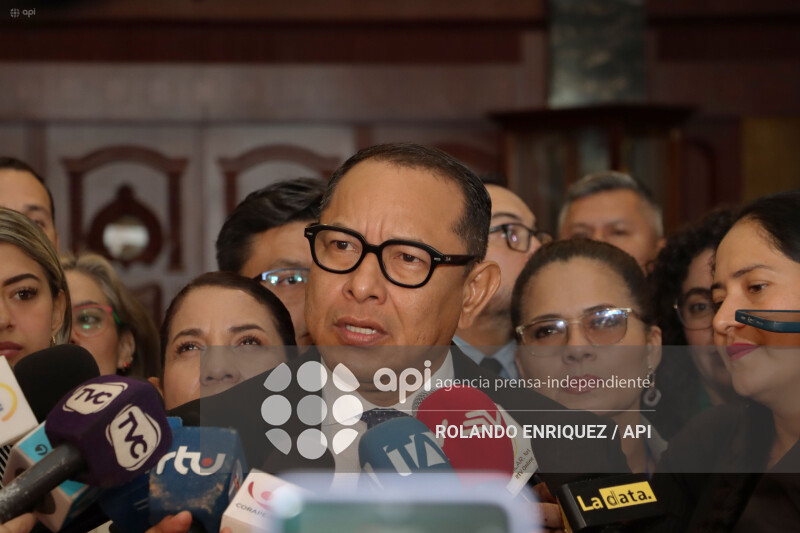RUEDA DE PRENSA REVOLUCION CIUDADANA