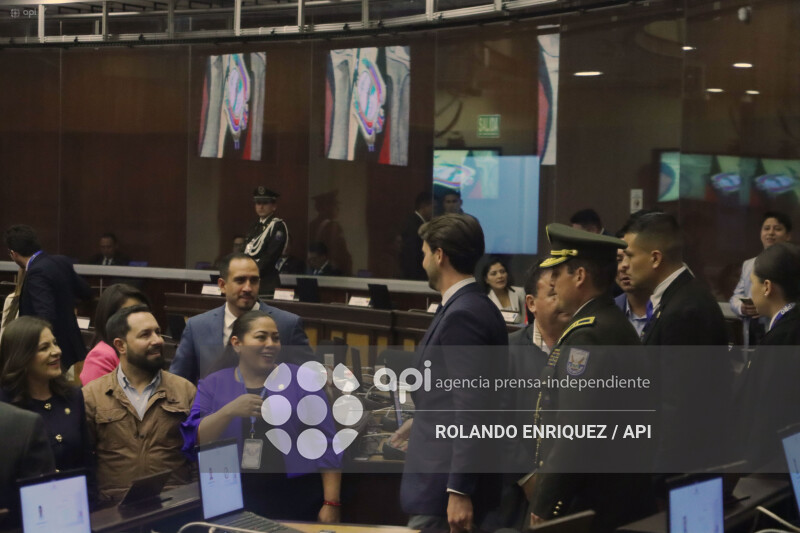 PLENO ASAMBLEA CONOCE  RENUNCIA DIANA SALAZAR