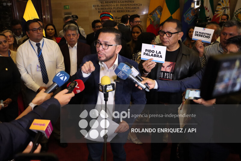 PLENO ASAMBLEA CONOCE  RENUNCIA DIANA SALAZAR