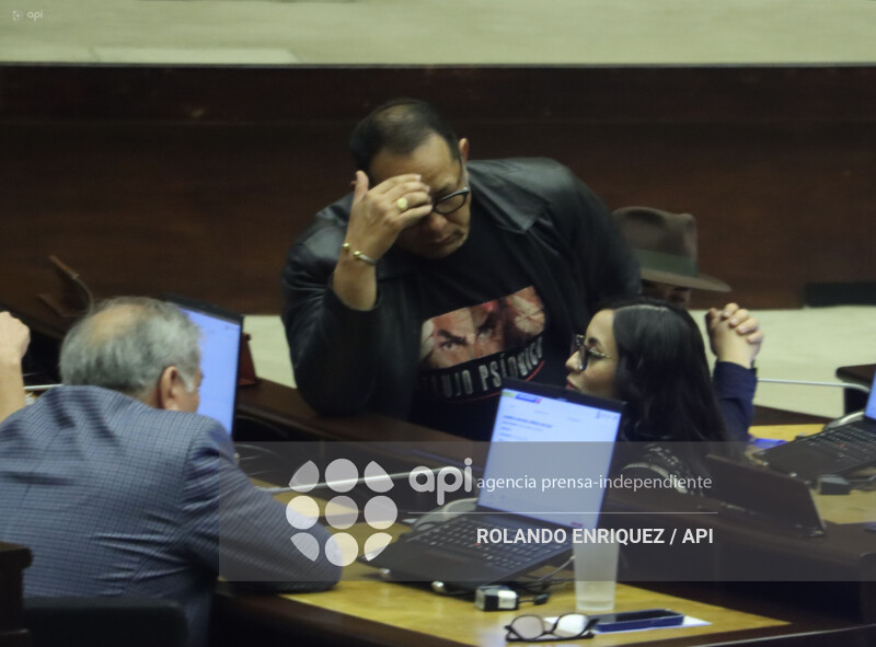 PLENO ASAMBLEA CONOCE  RENUNCIA DIANA SALAZAR