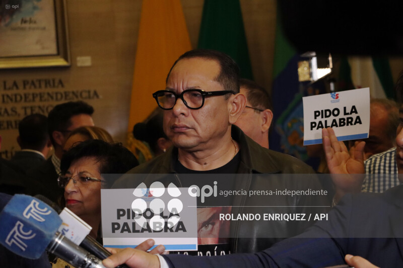 PLENO ASAMBLEA CONOCE  RENUNCIA DIANA SALAZAR