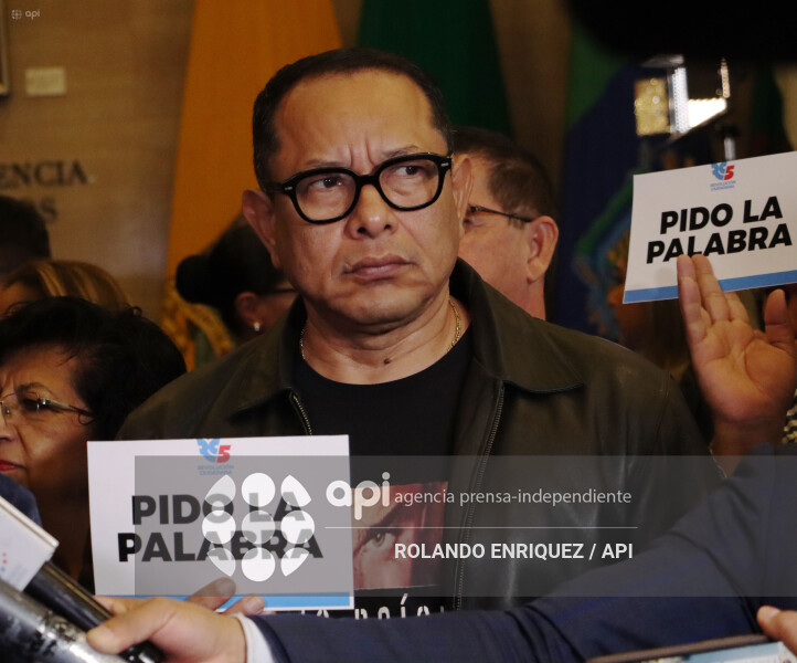 PLENO ASAMBLEA CONOCE  RENUNCIA DIANA SALAZAR