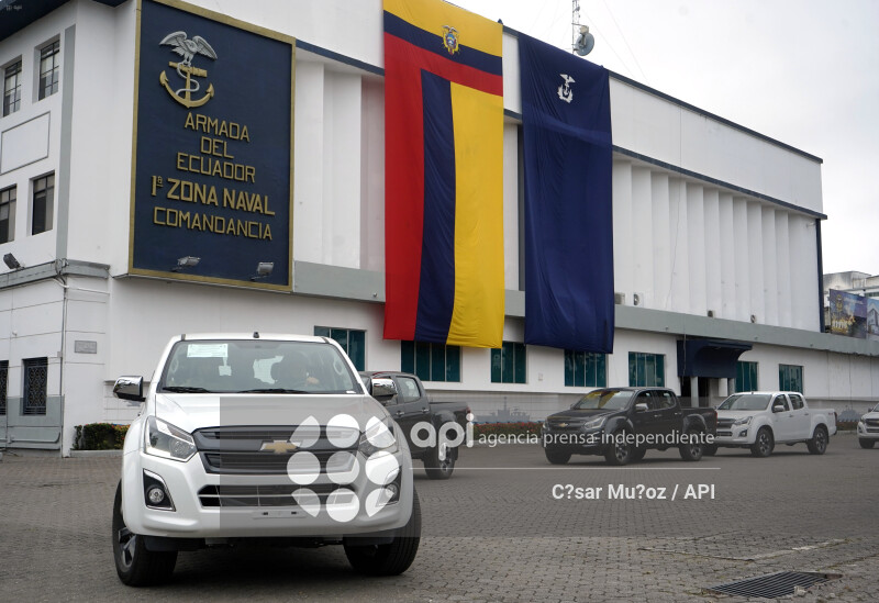 GYE-ENTREGA CAMIONETAS ARMADA
