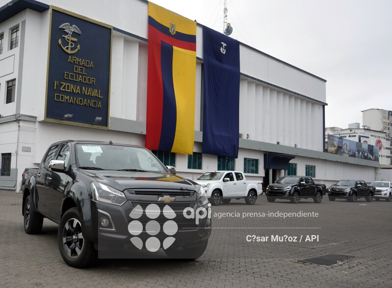 GYE-ENTREGA CAMIONETAS ARMADA