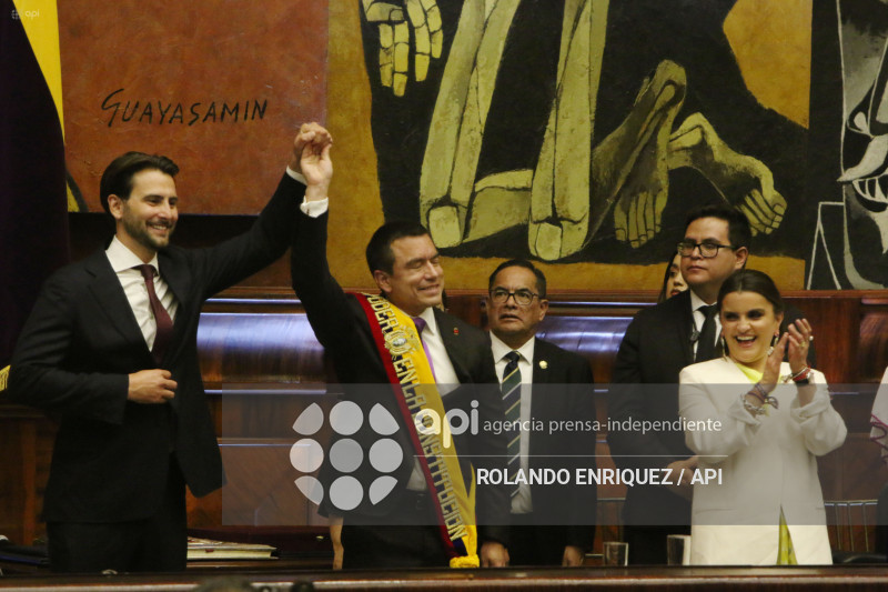POSESION NOBOA ASAMBLEA