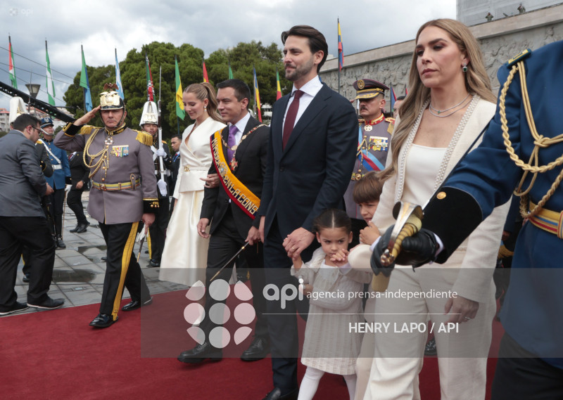 ALFOMBRA ROJA POSESION