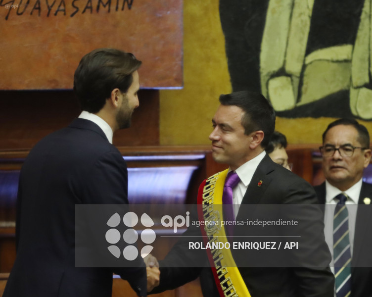 POSESION NOBOA ASAMBLEA
