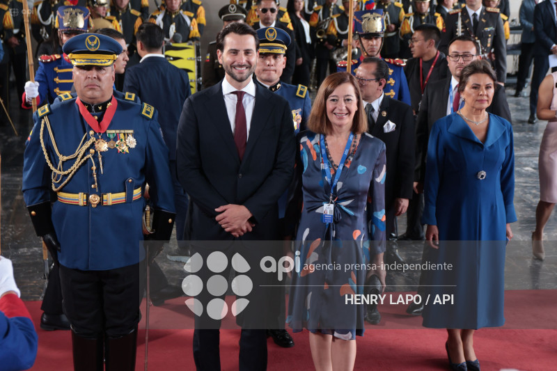ALFOMBRA ROJA