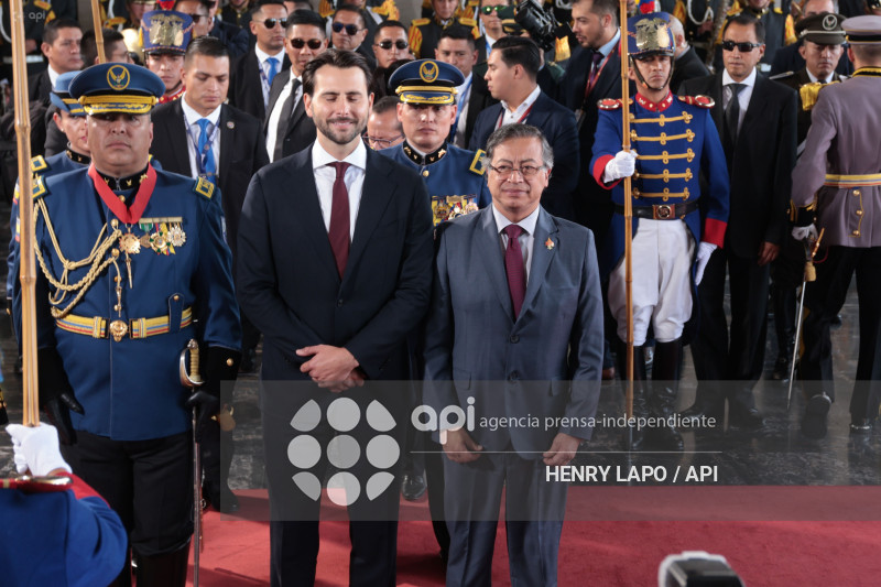 ALFOMBRA ROJA POSESION