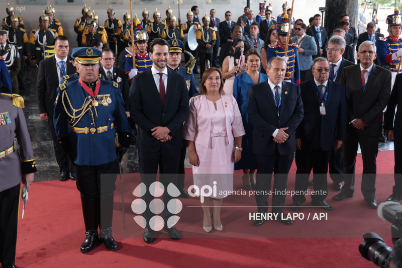 ALFOMBRA ROJA POSESION