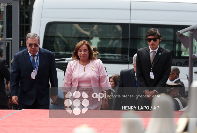 ALFOMBRA ROJA POSESION