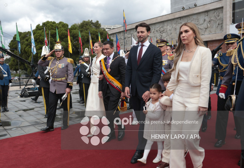 ALFOMBRA ROJA POSESION
