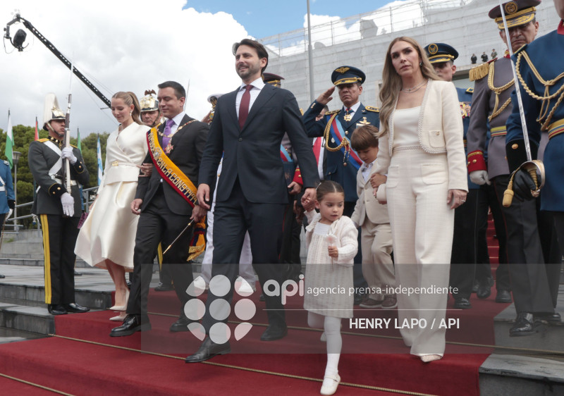ALFOMBRA ROJA POSESION
