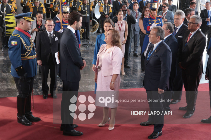 ALFOMBRA ROJA POSESION