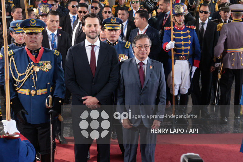 ALFOMBRA ROJA POSESION