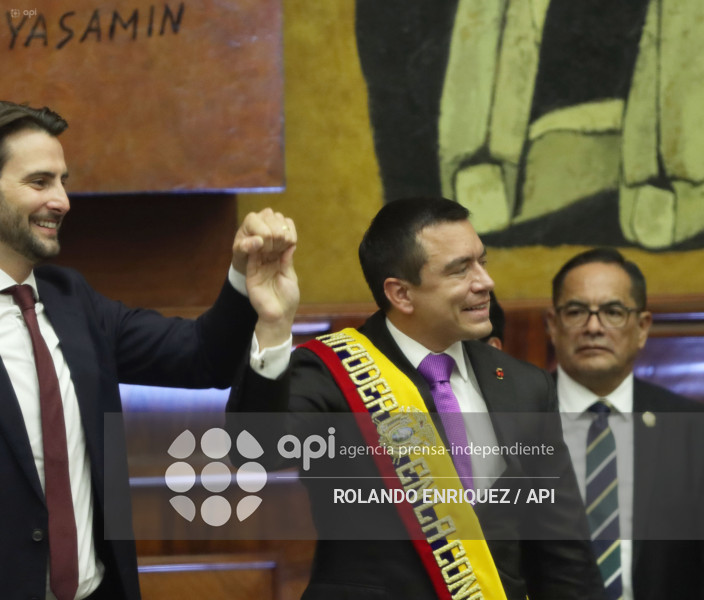 POSESION NOBOA ASAMBLEA