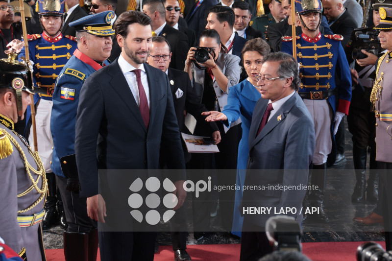 ALFOMBRA ROJA POSESION