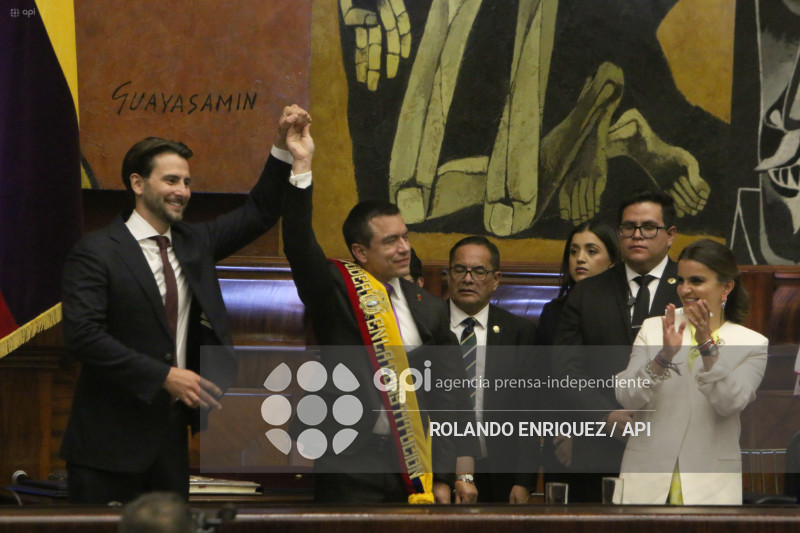 POSESION NOBOA ASAMBLEA