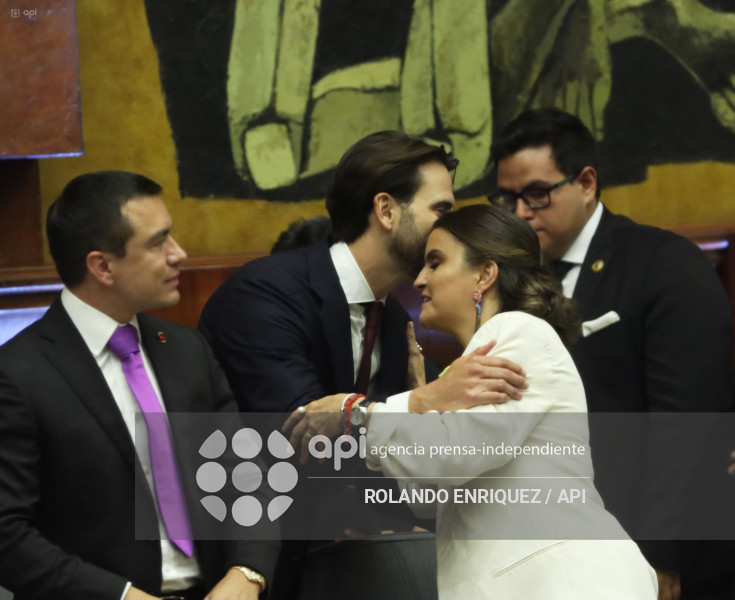 POSESION NOBOA ASAMBLEA