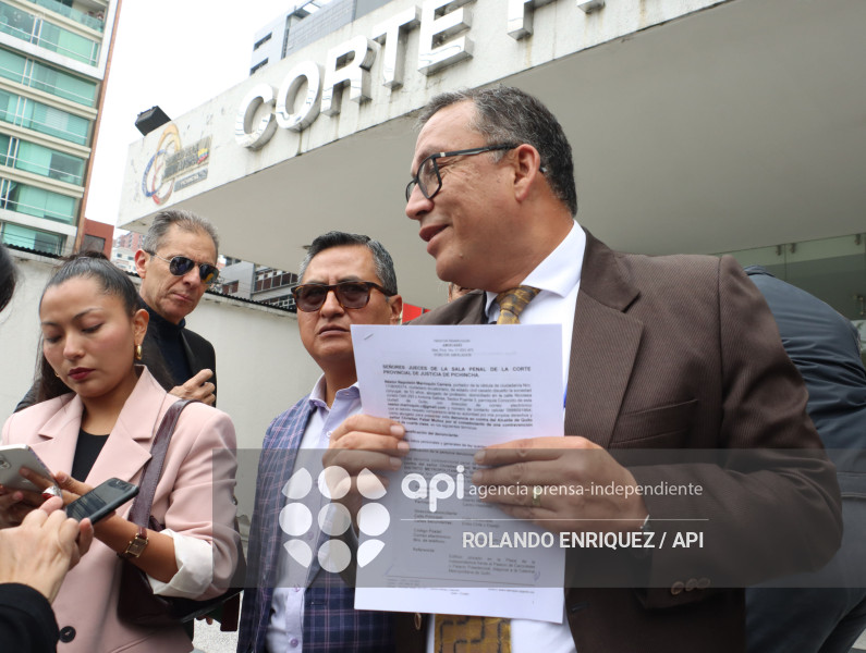 NESTOR MARROQUIN PRESENTAN DEMANDA CONTRA PABEL MUNOZ