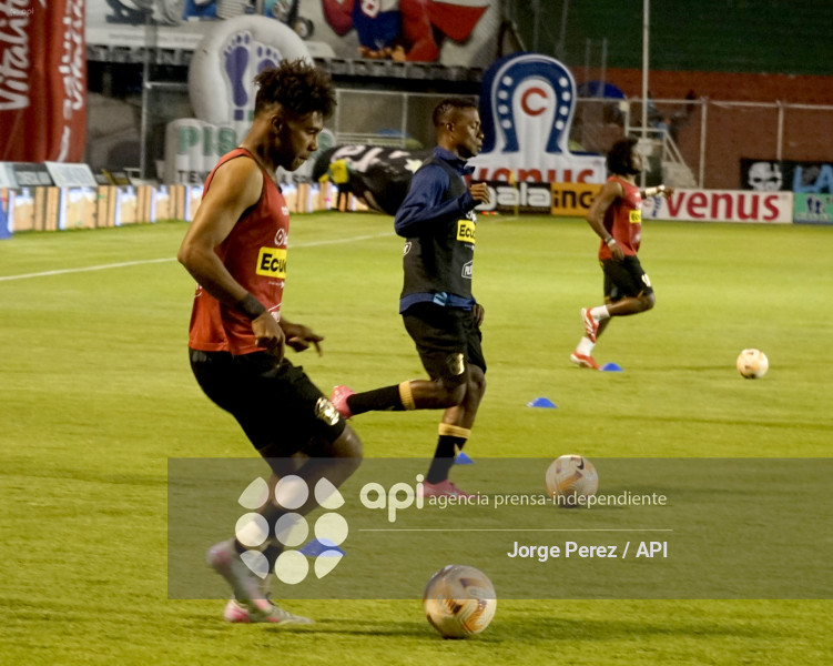 FBL LIGA PRO MACARA MANTA