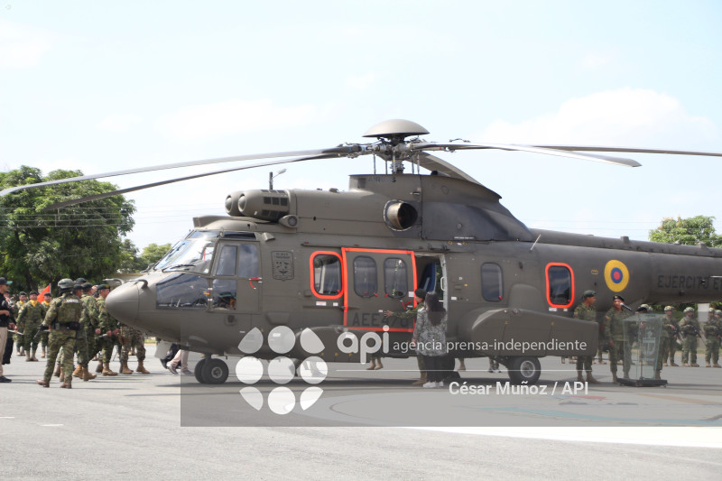 GYE-ENTREGA HELICOPTEROS