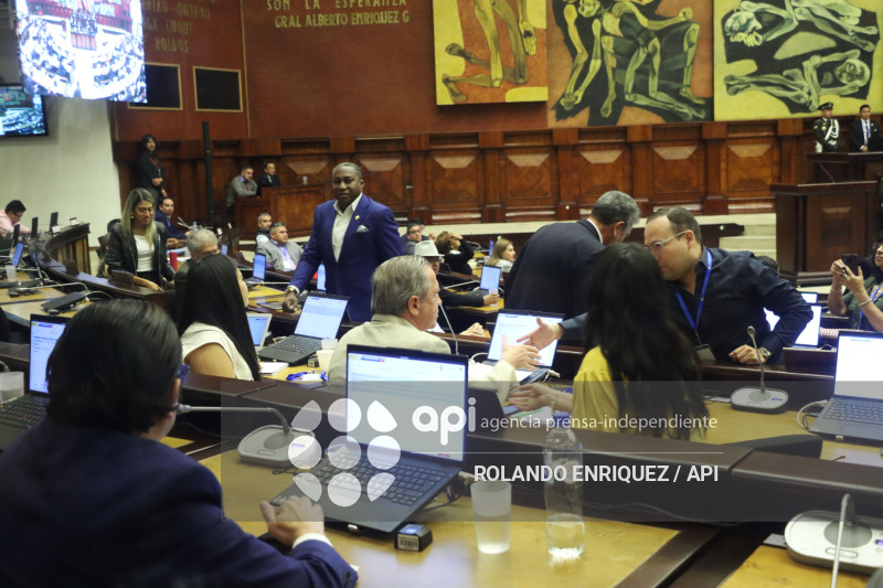 ASAMBLEA APRUEBA INSTALACION BASES MILITARES EXTRANJERAS
