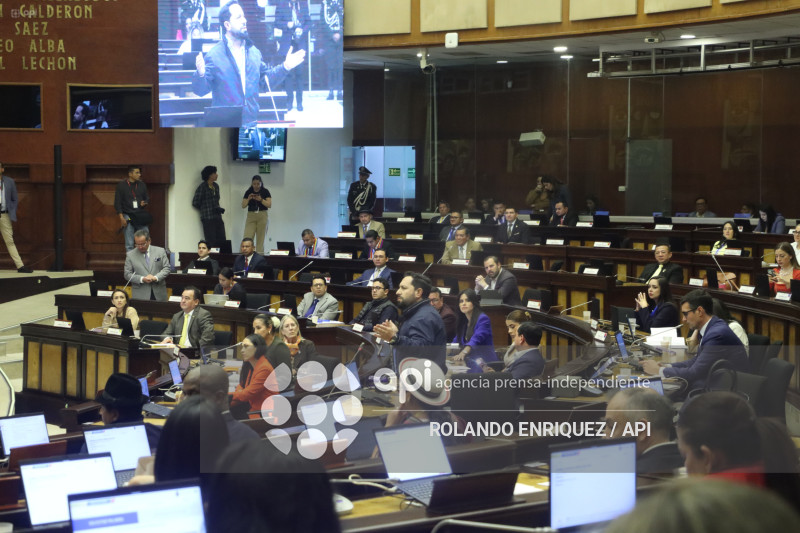 ASAMBLEA APRUEBA INSTALACION BASES MILITARES EXTRANJERAS
