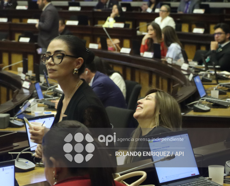 ASAMBLEA APRUEBA INSTALACION BASES MILITARES EXTRANJERAS