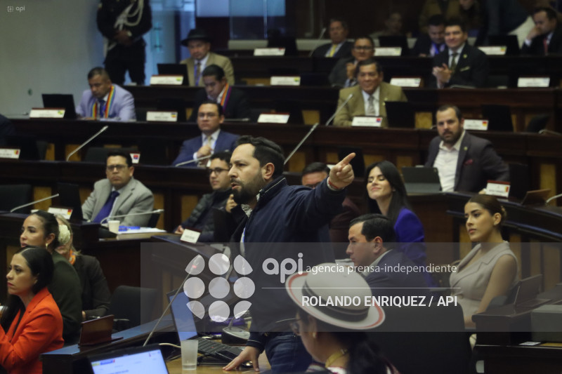 ASAMBLEA APRUEBA INSTALACION BASES MILITARES EXTRANJERAS