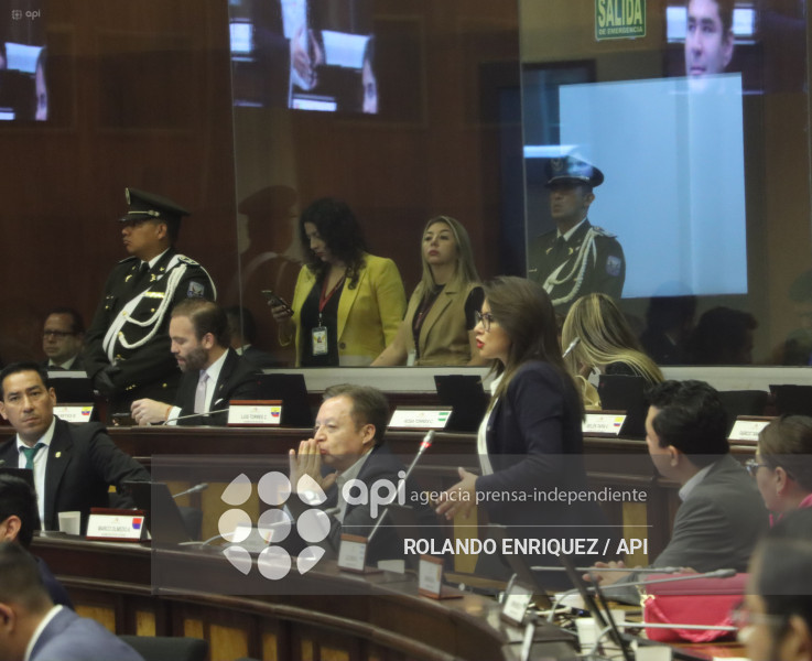 ASAMBLEA APRUEBA INSTALACION BASES MILITARES EXTRANJERAS
