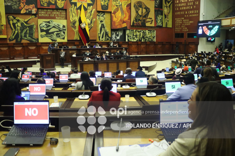 ASAMBLEA APRUEBA INSTALACION BASES MILITARES EXTRANJERAS
