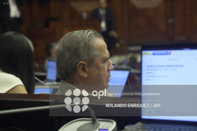 ASAMBLEA APRUEBA INSTALACION BASES MILITARES EXTRANJERAS